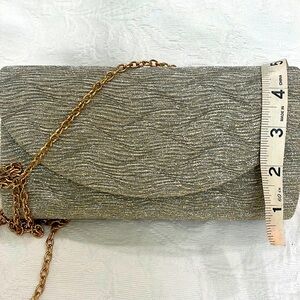 Elegant evening purse with additional straps